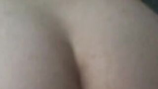 Young Lesbian makes Straight Girl Squirt