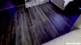 PERVMOM - CHECKING MY STEP FAMILY'S TWERKING SKILL