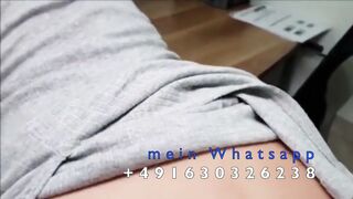 SÜSSE DEUTSCHE BRÜNETTE LIEBT DEN SCHWANZSAFT