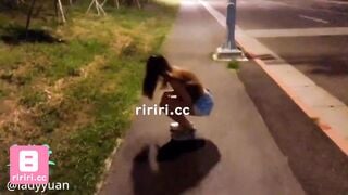 SWAG【R站最新资源更新】小媛/ladyyuan 大街挑战肆意玩弄跳蛋，下面湿透受不了旅馆爽爽干一炮