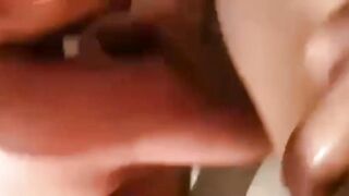 Ninfetinha brincando gostoso chupando o Marido e sendo chupada pe Namorado