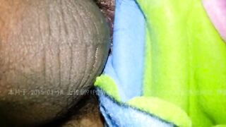 朋友拍我操他老婆，淫水一股一股往外流