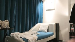 今晚约了两个嫩妹双飞啪啪轮流换着操 【中国国内所有一二线城市外围招嫖，联系微信在我的简介里！点我的用户名就能找到】