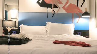 今晚约了两个嫩妹双飞啪啪轮流换着操 【中国国内所有一二线城市外围招嫖，联系微信在我的简介里！点我的用户名就能找到】