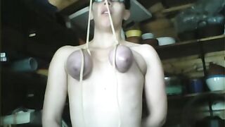 SandraB Breast Hang , an Den Titten Hängen