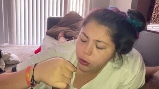 Thick Latina gives Morning Head!