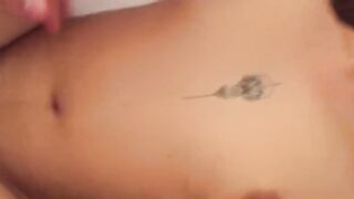 My from Viet Nam Dua Ban Gai Sinh Vien Vao Nha Nghi