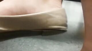 BEST CANDID SHOEPLAY FACE+UPSKIRT BY VERY HOT TEACHER!