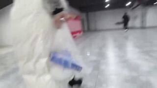 国产精品真实拍摄让骚货女友穿上开档丝袜在超市里给我口交拉到停车场就是一顿猛操