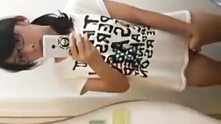 NOVINHA SE MASTURBANDO NA FRENTE DO ESPELHO