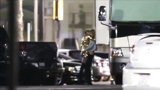 Miley Cyrus & Stella Maxwell - Lesbians