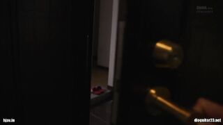 Peeking Beautiful Girl Homemade