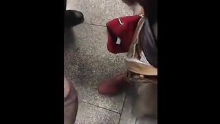 Putaria em banheirao publico