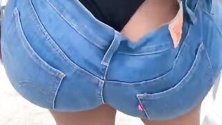 STUPID THICK ASS CHOCOLATE CHICK