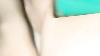 性感旗袍黑丝苗条妹子拨开内裤舔逼跪地口交特写