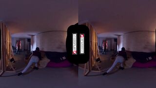 VRCosplayX Alyx Vance has no Resistance towards your Fat Dick