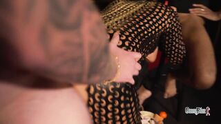 Dick or Treat Toerist MILF Creampie Gangbang in Amsterdam Halloweeneres