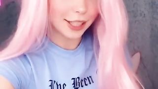 BELLE DELPHINE ANNOUNCES HARDCORE PORN AND SHOWS TITS