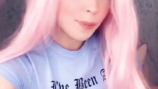 BELLE DELPHINE ANNOUNCES HARDCORE PORN AND SHOWS TITS