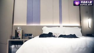 极品探花七天约了个高颜值气质白衣妹子啪啪，极致勾引，高端货就是爽。