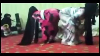 Omg! Thick Arab Women Twerking! (MUST WATCH)