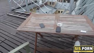 SIS. PORN. Brazen babe smokes cigarette and penis of stepbrother