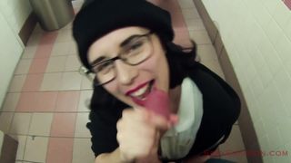 Public Cum Walk at the Mall!