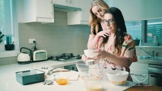 Watch Charlie Forde make Free use out of Chasey Devil - Greek Goddess Gets Eaten out while Baking