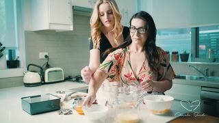 Watch Charlie Forde make Free use out of Chasey Devil - Greek Goddess Gets Eaten out while Baking