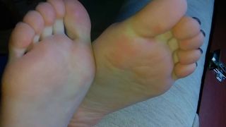 Would You Like To Enjoy Beautiful Soft Footjob? Cum On Toes