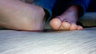 Ksenia s Foot Fetish - Painting Nails On My Sexy Feet