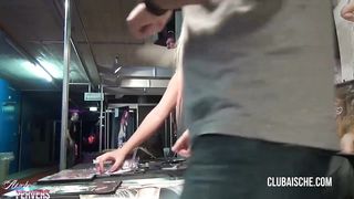 Public vom Fan auf der Extasia abgefingert - Public fingered by a Fan