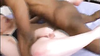 Angelique a plusieurs orgasmes avec un inconnu !! French amateur