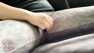 watching porn with my leggings on till I literally cum screaming