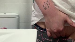 so horny I had to masturbate in my friends toilet in my pijamas