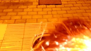 Gode così tanto mentre lo succhio in stazione che sborra appena mi scopa!