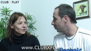 CLUBXFLAT- Bikerbabe nach Panne "abeschleppt"