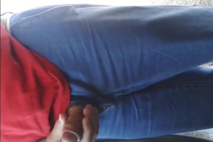 maduro me folla en aparcamiento oldman fuck parking