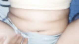 PINAY NAGLIBOG DAHIL SA GIN NA ININOM AYAW UMUWI HABANG DI NAKAKANTOT. PINAY NEW VIRAL SCANDAL