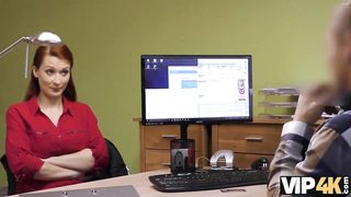 VIP4K. La rousse Isabella Lui avec des enormes sirenes a des relations