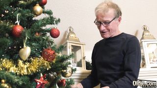 70 year old man fucks 18 year old girl she swallows all his load