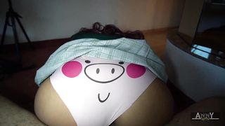 me escapo de la escuela para follar con mi amigo de la escuela. Lo monto en el hotel