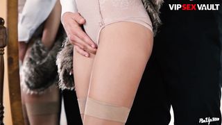 PinUpSex - Ferrera Gomez Sexy Czech Housewife Gets Her Tight Pussy Fucked Passionately