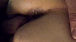 Donna delle pulizie scopata in casa da uno straniero . Cameriera cagna a pecorina in casa mia.