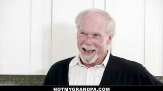 Hot Babe Sofie Reyez Doesn't Mind Grandpa Peeping On Her