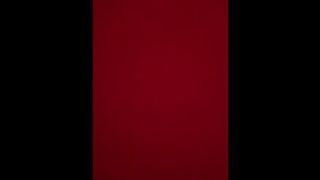 Vecino se cruza a mi patio para follarme mientras su esposa duerme