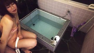 お風呂で洗いっこしてたら興奮してしまってそのまま挿入したら...