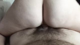 Riding on Daddy (amateurmilf00)