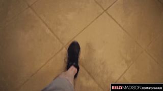 Curvy Babe Skylar Snow Creampied with no Birth Control