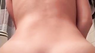 Mujer Caliente De Culo Perfecto Se Masturba En El Baño